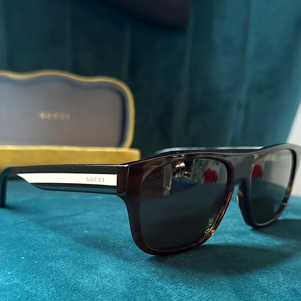 Gucci sporty sunglasses